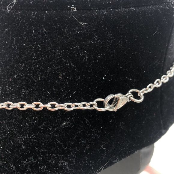 Lovely silver necklace w/purple stone surrounded with clear crystals. 10” chain - Picture 5 of 6